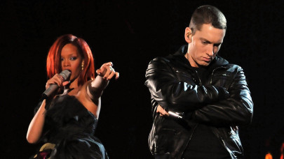 eminem says he would ve sided with chris brown and beat rihanna too eminem says he would ve sided with chris brown and beat rihanna too