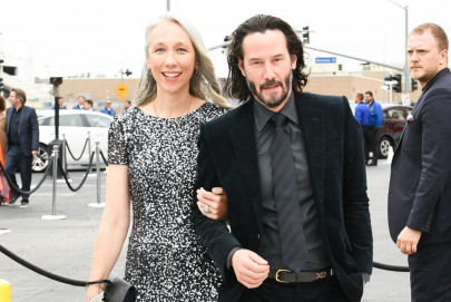 keanu reeves has a girlfriend and fans are going wild keanu reeves has a girlfriend and fans are going wild