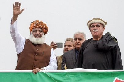 azadi march talks fail to break logjam azadi march talks fail to break logjam