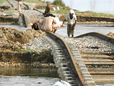balochistan with little progress thousands remain in relief camps