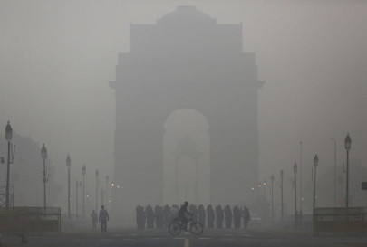 mothers to be fear for their unborn in smog choked delhi