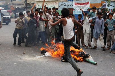 twitter alert anger frustration as karachi suffers aftermath of mirza s statements