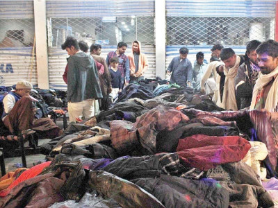 locals on the hunt for bargain clothing in multan locals on the hunt for bargain clothing in multan