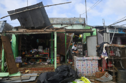 14 dead as cyclone bulbul smashes into india bangladesh coasts 14 dead as cyclone bulbul smashes into india bangladesh coasts
