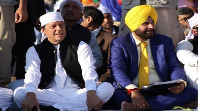 hamara sidhu kidhar hai video of pm imran goes viral
