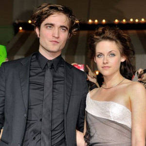 kristen stewart can t wait for robert pattinson to say i m batman
