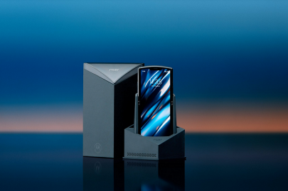 hello moto nostalgia hits with the new motorola foldable razr hello moto nostalgia hits with the new motorola foldable razr