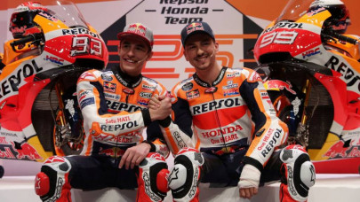 marquez lorenzo top the bill in valencia marquez lorenzo top the bill in valencia