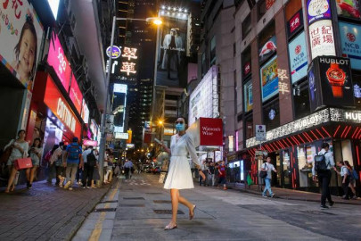 hong kong falls into recession amid protests trade war hong kong falls into recession amid protests trade war
