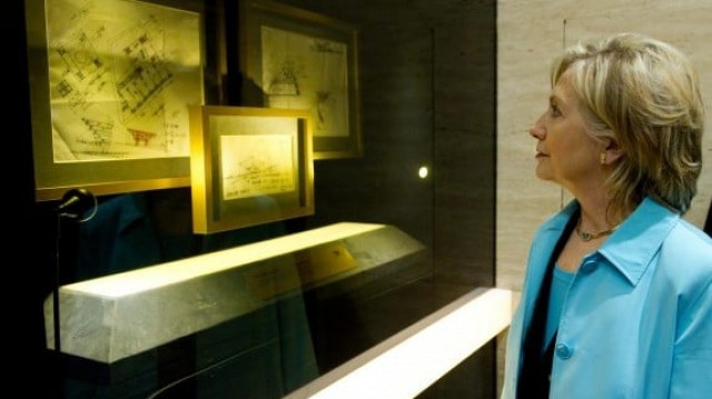 clinton tours shanghai expo ahead of beijing talks