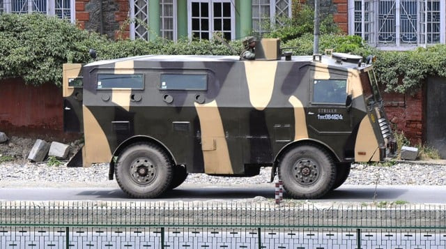 centre to keep army as deterrent in kashmir