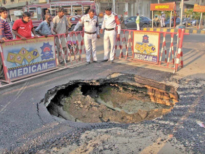 in karachi part of club road caves in again in karachi part of club road caves in again