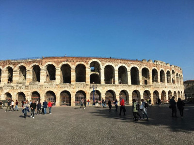 escape to shakespeare s verona the city of love escape to shakespeare s verona the city of love