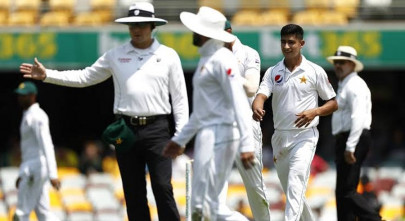 watch umpires fail to call 21 pakistan no balls on second day watch umpires fail to call 21 pakistan no balls on second day