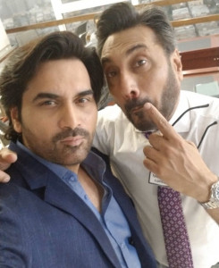 humayun saeed thanks adnan siddiqui for taking the slap so naturally in meray paas tum ho humayun saeed thanks adnan siddiqui for taking the slap so naturally in meray paas tum ho