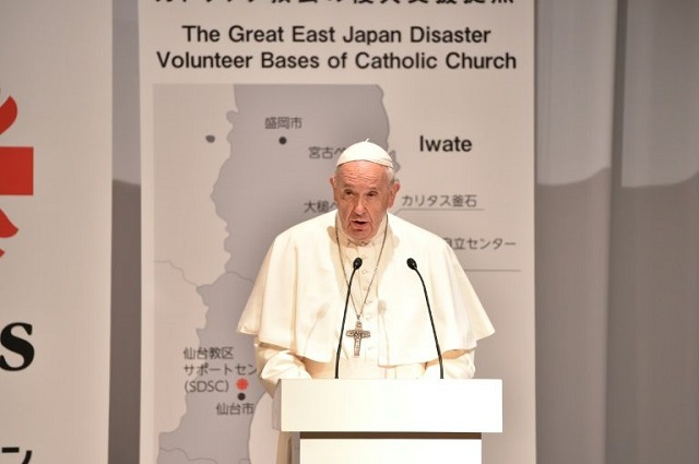 pope urges fresh help for fukushima victims on japan trip