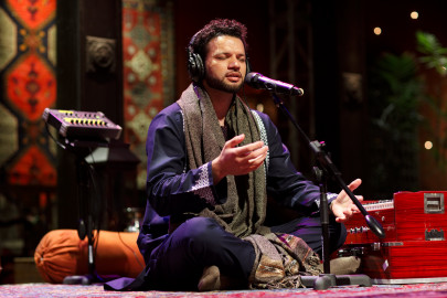 shamali afghan steals the show in pakistan s coke studio shamali afghan steals the show in pakistan s coke studio