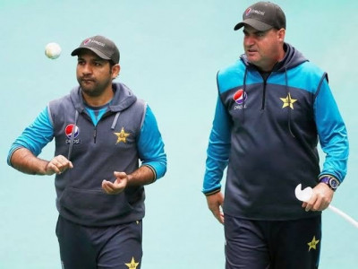 arthur backs sarfaraz despite rizwan s first test exploits arthur backs sarfaraz despite rizwan s first test exploits