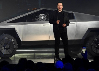 musk suggests tesla has 200 000 orders for cybertruck musk suggests tesla has 200 000 orders for cybertruck