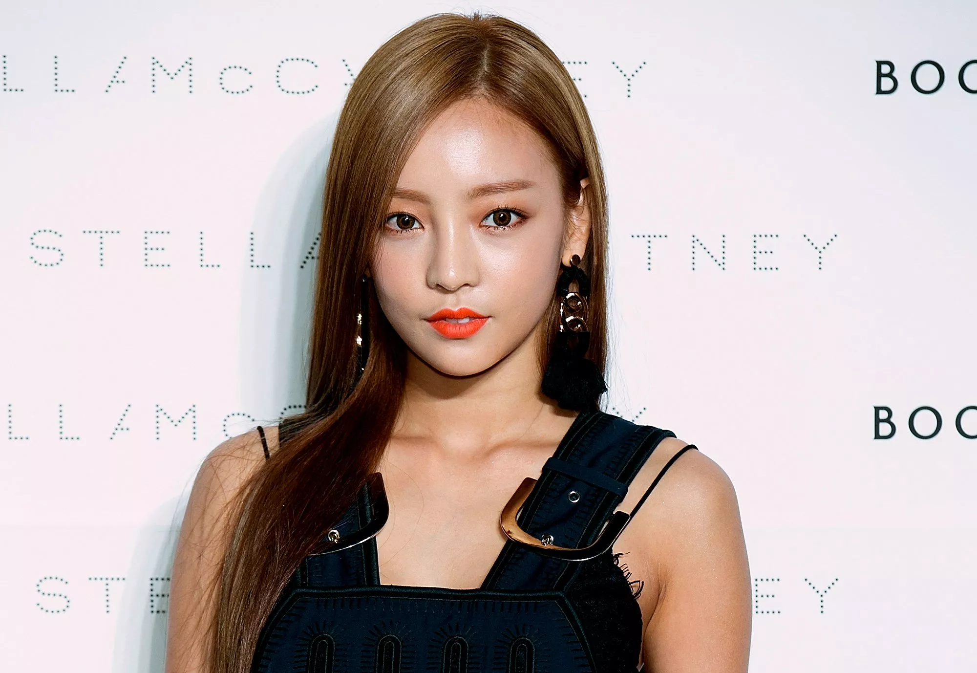 death of k pop star goo hara instigates debate on bullying death of k pop star goo hara instigates debate on bullying