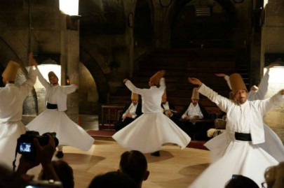 lac holds sufi night
