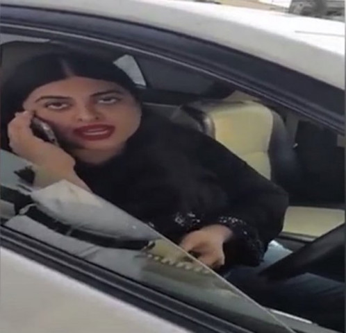 she was outraged at being stopped for breaking a traffic signal on dha 039 s khayaban e shahbaz screengrab twitter she was outraged at being stopped for breaking a traffic signal on dha 039 s khayaban e shahbaz screengrab twitter