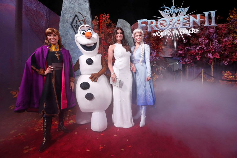 cast member idina menzel poses at the premiere for the film quot frozen ii quot in los angeles california us november 7 2019 photo reuters