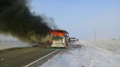 19 killed as bus plunges onto frozen river in russia