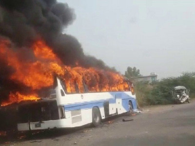 passengers escape unhurt in bus fire passengers escape unhurt in bus fire