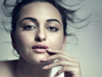 i d feel odd romancing a 23 year old if i was 50 sonakshi sinha