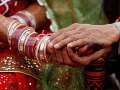man marries girlfriend in icu after she attempts suicide man marries girlfriend in icu after she attempts suicide
