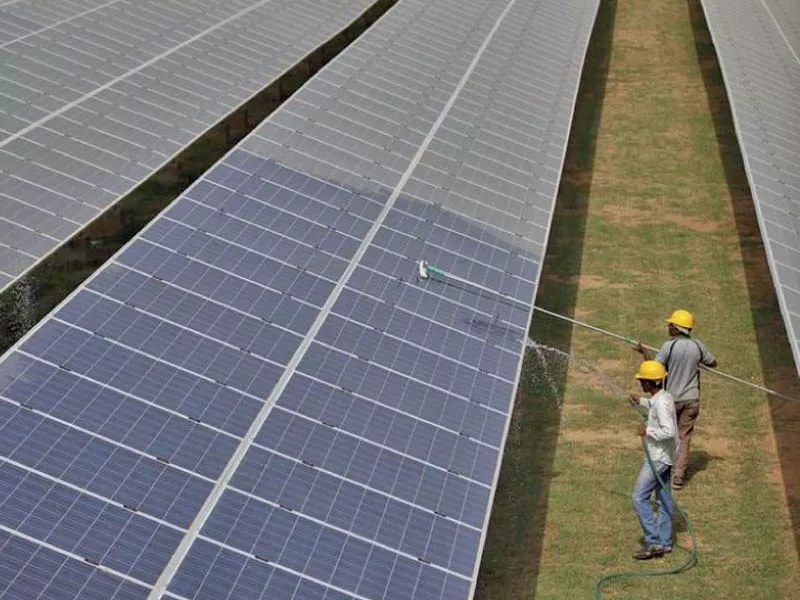 the 50mw project is part of the planned 400mw solar power park in sindh that is estimated to attract investment of around 250 million photo reuters the 50mw project is part of the planned 400mw solar power park in sindh that is estimated to attract investment of around 250 million photo reuters
