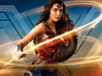 fans get excited over lightning swinging action as wonder woman 1984 trailer releases fans get excited over lightning swinging action as wonder woman 1984 trailer releases