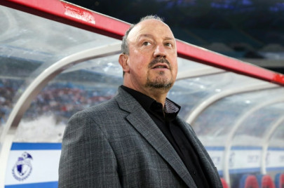benitez rules himself out of arsenal and everton jobs