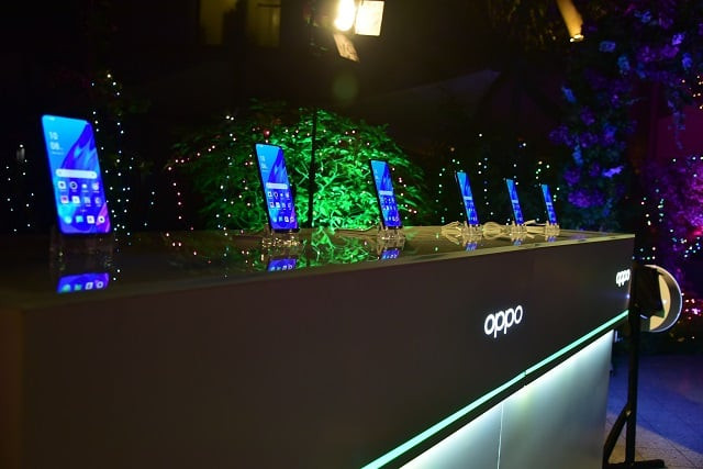 the device is packed with four cameras a full focal length imaging system ultra wide angle lens and ultra night mode photo oppo