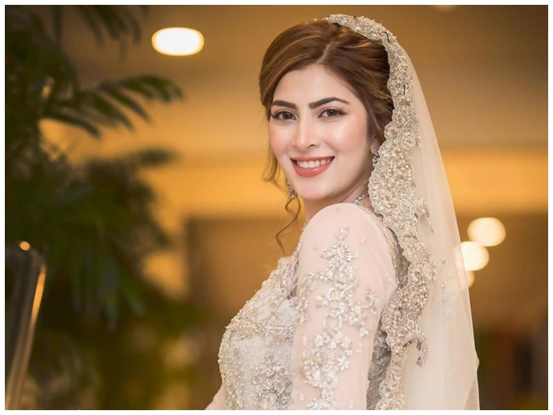 New Pakistani Bridal Hairstyles to Look Stunning | FashionGlint