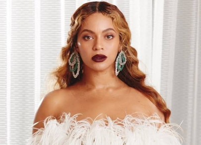 beyonce was sexually harassed by fellow musicians when she was 16 mathew knowles beyonce was sexually harassed by fellow musicians when she was 16 mathew knowles