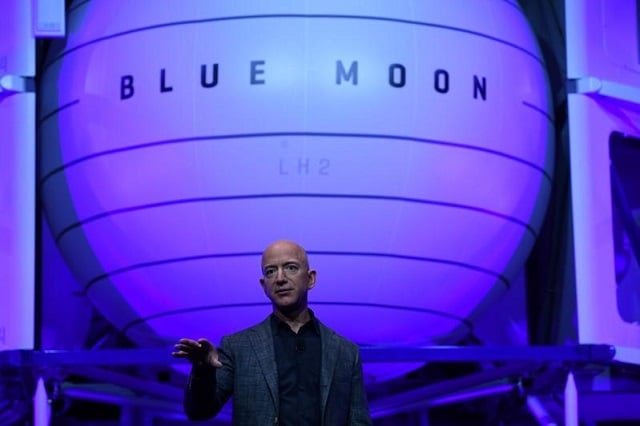 founder chairman ceo and president of amazon jeff bezos unveils his space company blue origin 039 s space exploration lunar lander rocket called blue moon during an unveiling event in washington us may 9 2019 photo reuters