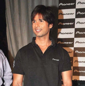 i m the only actor to fly an f 16 shahid kapoor