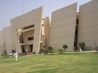 gujrat varsity faces administrative crisis