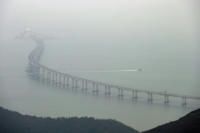 hong konger missing after crossing china bridge checkpoint hong konger missing after crossing china bridge checkpoint