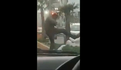 watch viral video of lahore roadside assault leads to perpetrator s arrest watch viral video of lahore roadside assault leads to perpetrator s arrest