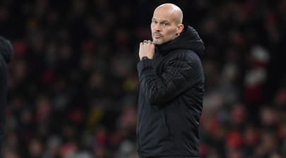 ljungberg calls for quick managerial call after man city maul arsenal
