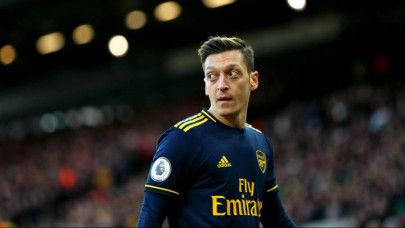chinese tv pulls arsenal match after ozil s muslim uighur comments
