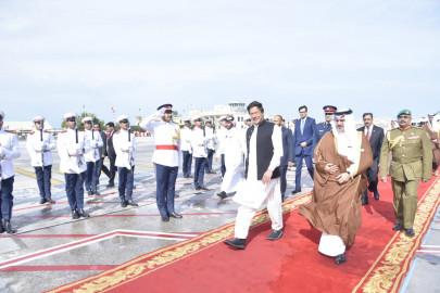 pm imran arrives in bahrain on maiden visit