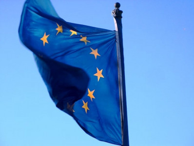 breaking the oligopoly ratings agencies under attack amid debt crisis