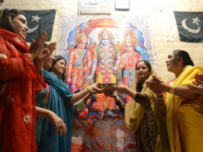 pakistan s minorities increased over the decades fo rubbishes indian propaganda