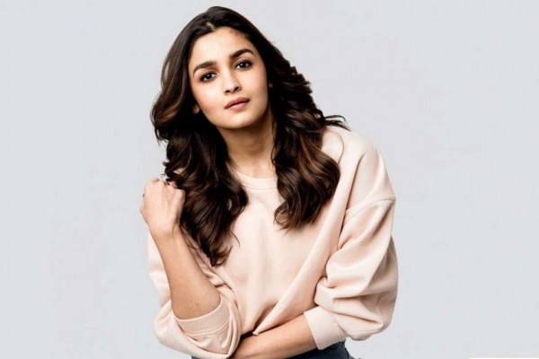 alia bhatt expresses support for protesting indian students against caa
