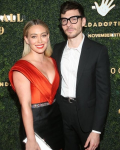 lizzie mcguire star hilary duff secretly gets married in a low key ceremony
