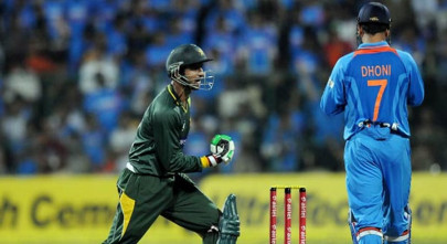 malik takes subtle dig at indian fans while sending christmas greetings